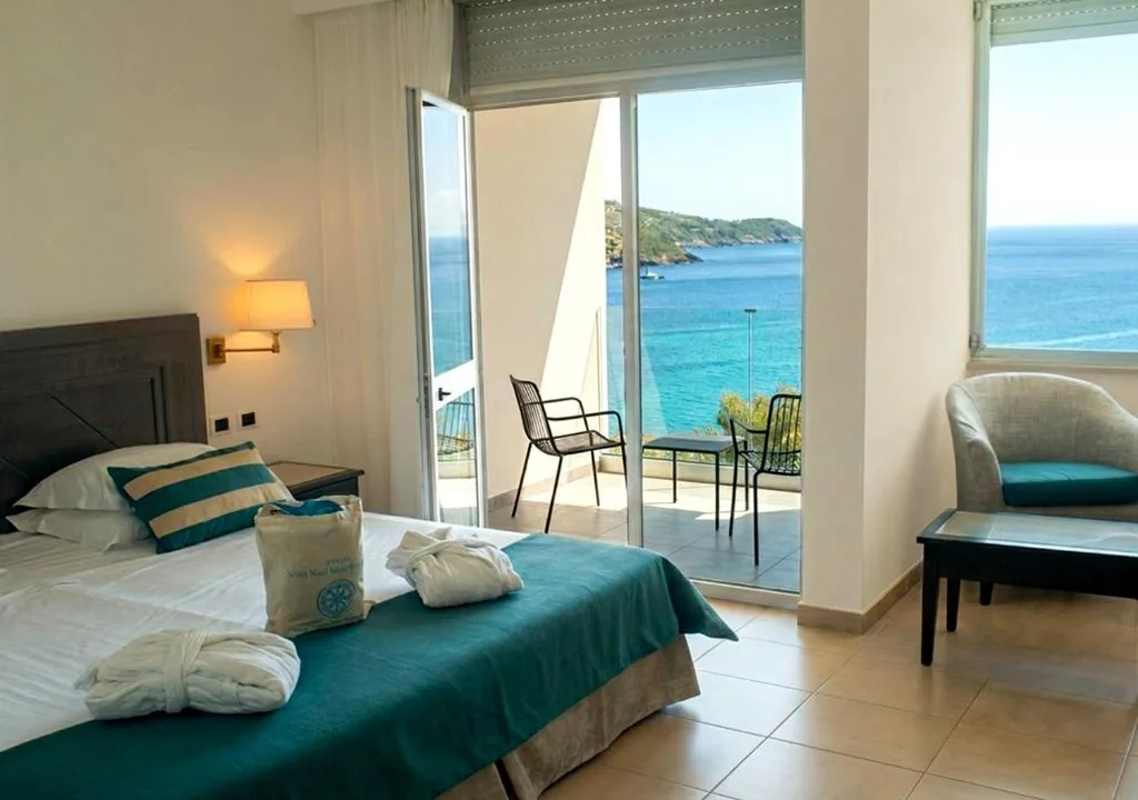 Double Room with Balcony and Sea View — JR Resort Elba International