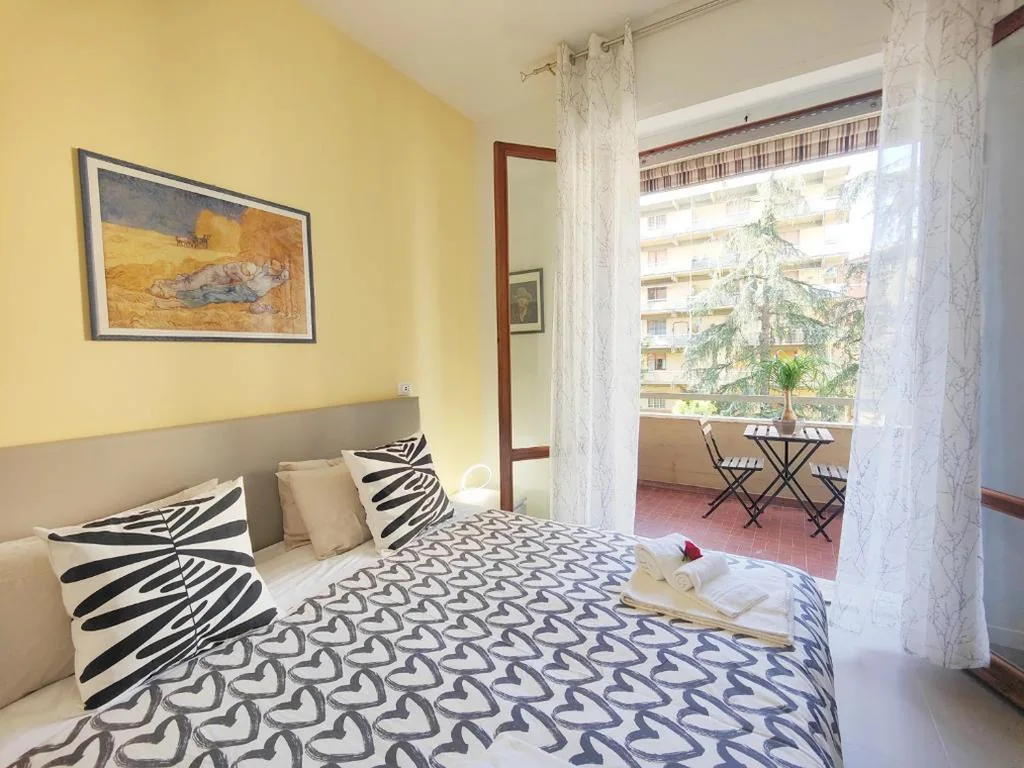 Double Room with Balcony — Florence Harmony