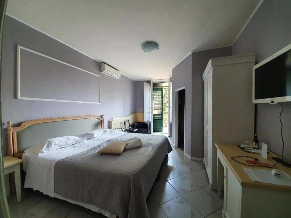 Camera Matrimoniale con Balcone — Hotel Fedora
