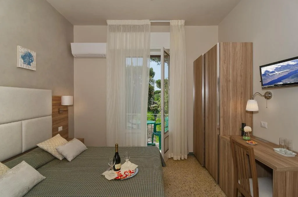 Camera Matrimoniale con Balcone — Hotel Giardino