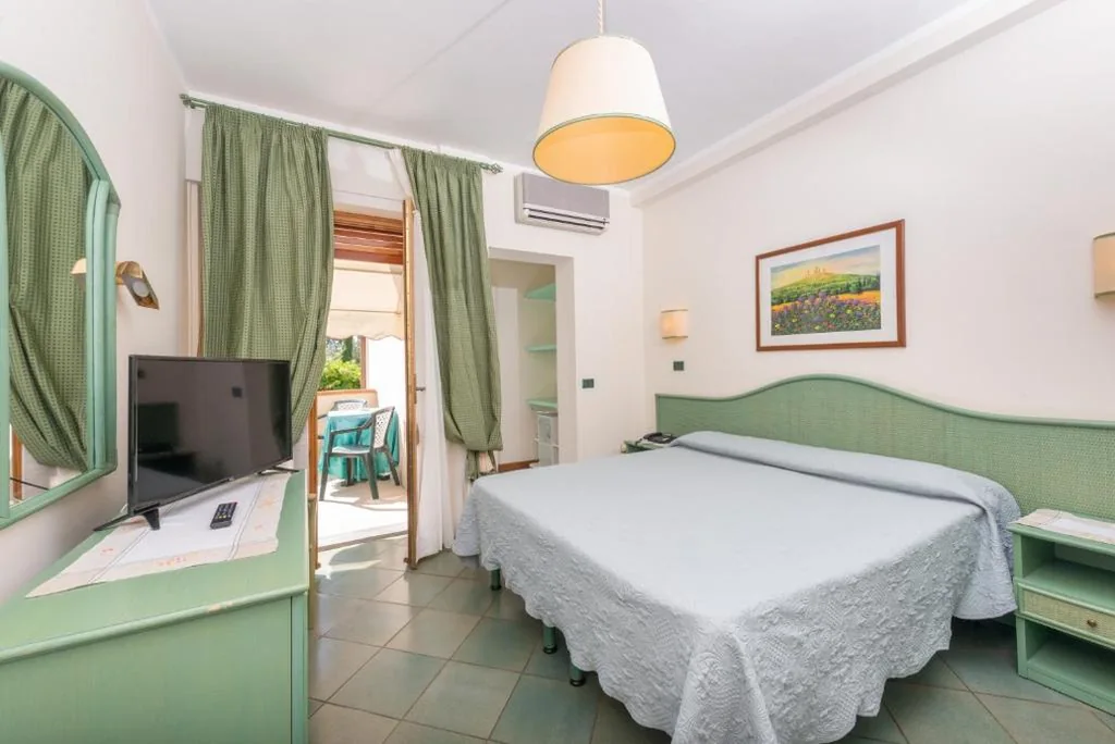 Camera Matrimoniale con Balcone — Hotel Kyrton