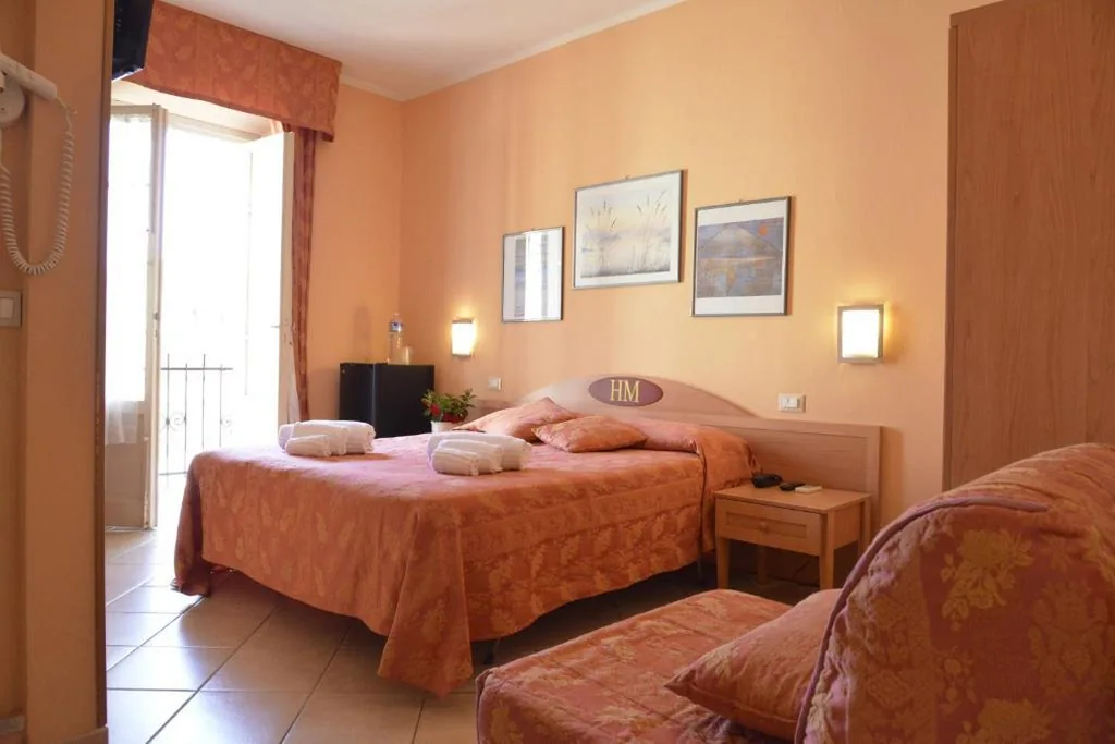 Camera Matrimoniale con Balcone — Hotel Massimo