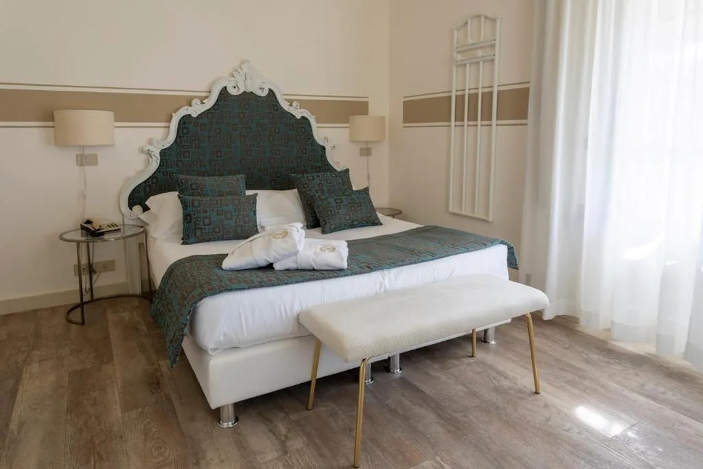 Camera Matrimoniale con Balcone — Hotel Olimpia