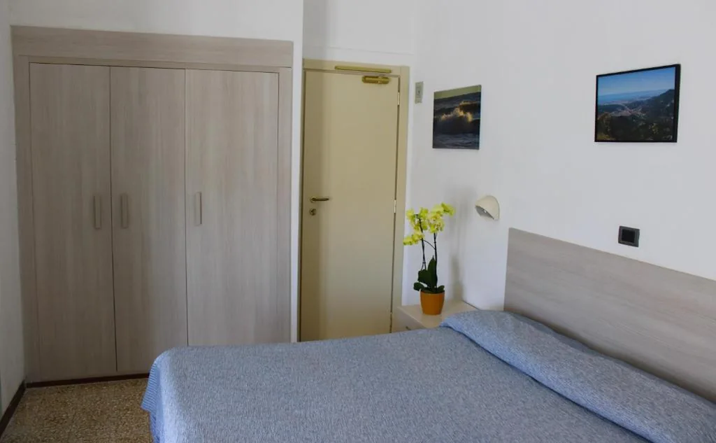 Camera Matrimoniale con Balcone — Hotel Puccinelli