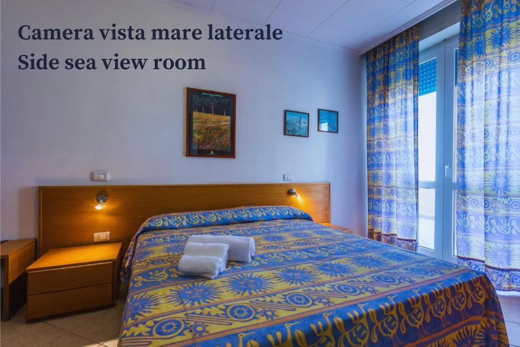 Camera Matrimoniale con Balcone — Hotel Stella Marina