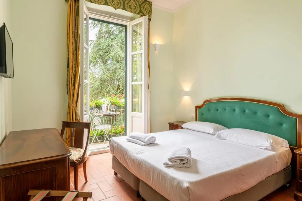 Double Room with Balcony — Hotel Villa San Michele