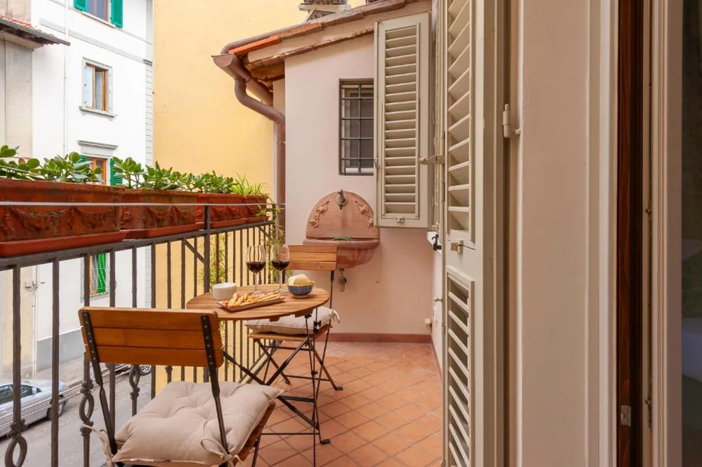 Double Room with Balcony — La Corticina – Rooms & Suite – Firenze