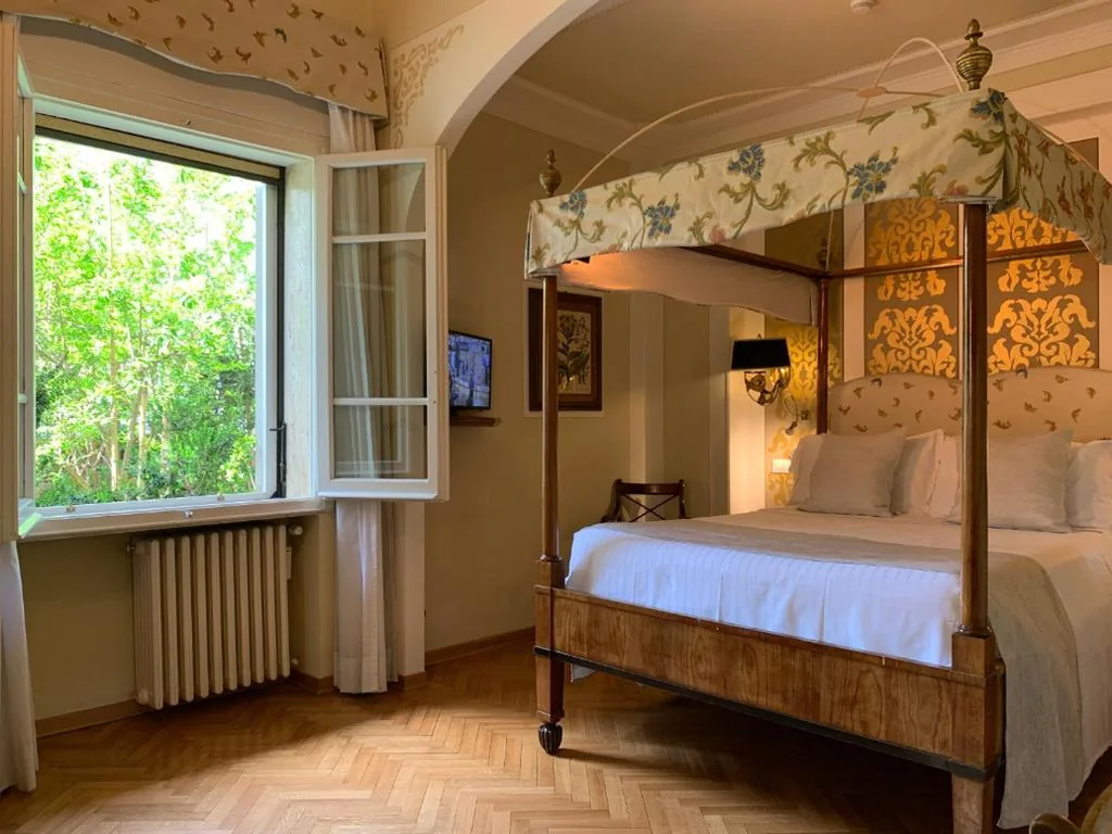 Double Room with Canopy Bed - Ground Floor — Hotel David