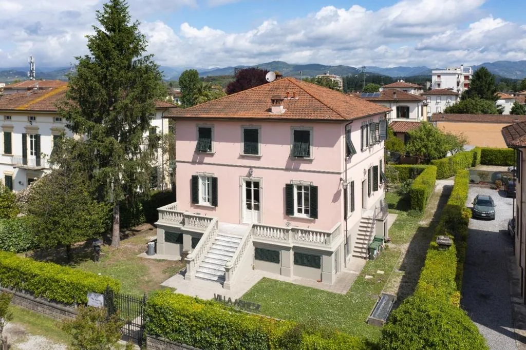 Double Room with Extra Bed — B&B Villa Agnese Lucca