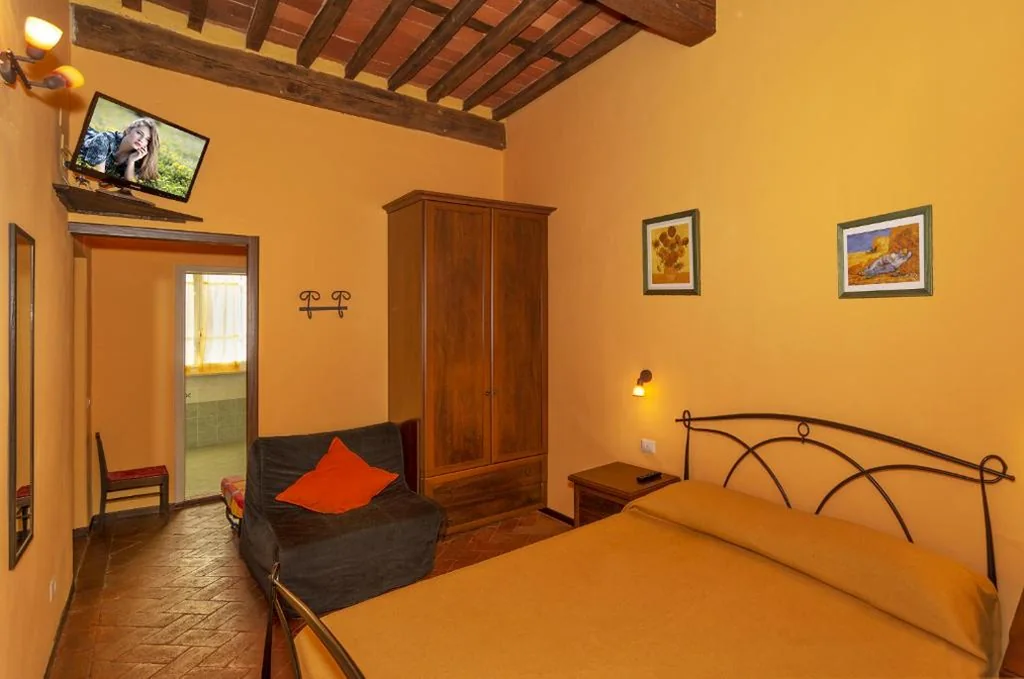 Camera Matrimoniale con Letto Supplementare — Bed & Breakfast Lucca Fora
