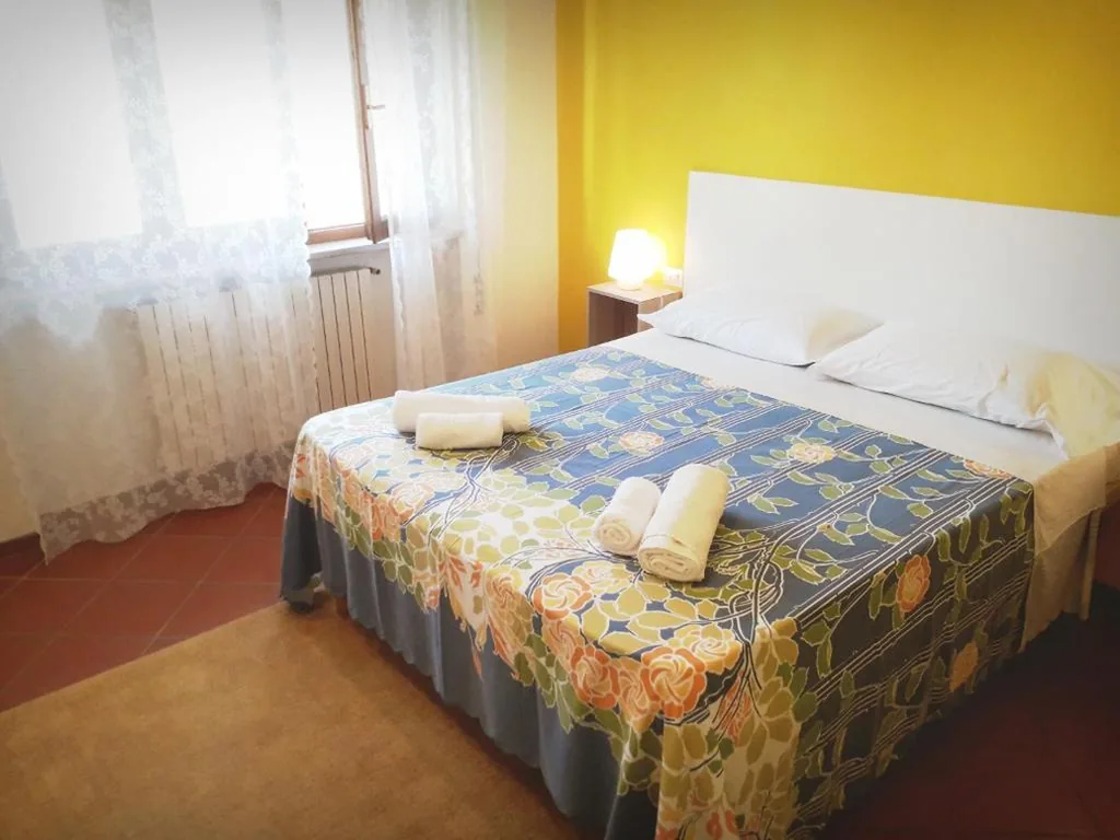 Double Room with Shared Bathroom — Home Sweet Home Affittacamere – Lucca