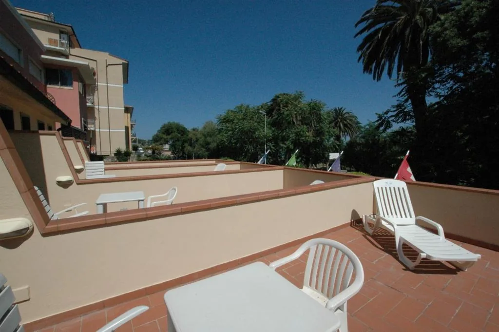 Double Room with Terrace — Hotel Crystal