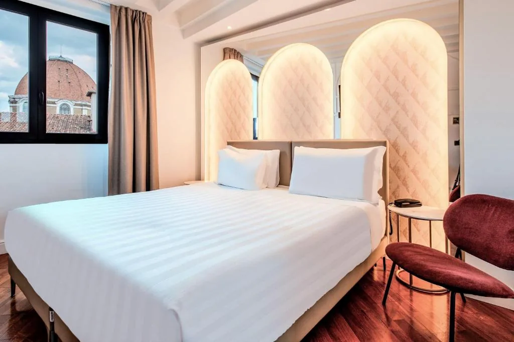 Camera Matrimoniale con Vista — B&B Hotel Firenze Laurus Al Duomo