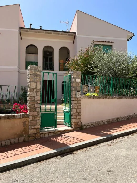 Camera Matrimoniale con Vista Giardino — Bed and coffee Rooms Portoferraio