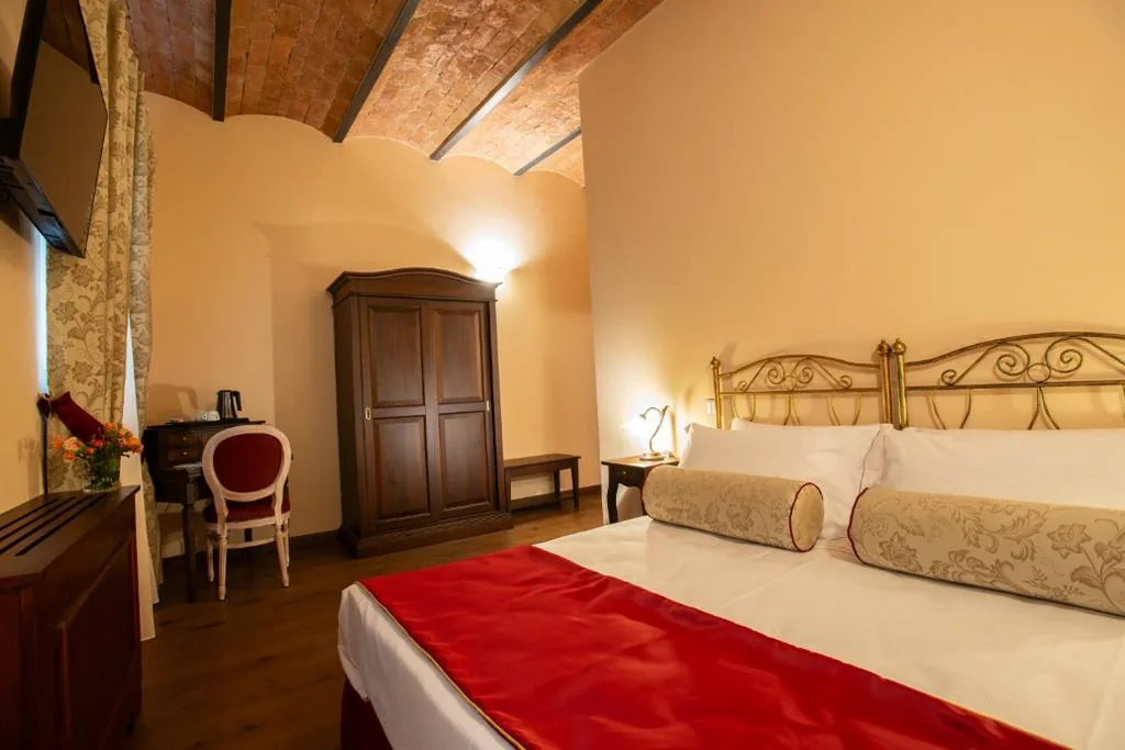 Camera Matrimoniale con Vista Giardino — Torciano Hotel Wine & Winery, Tuscany