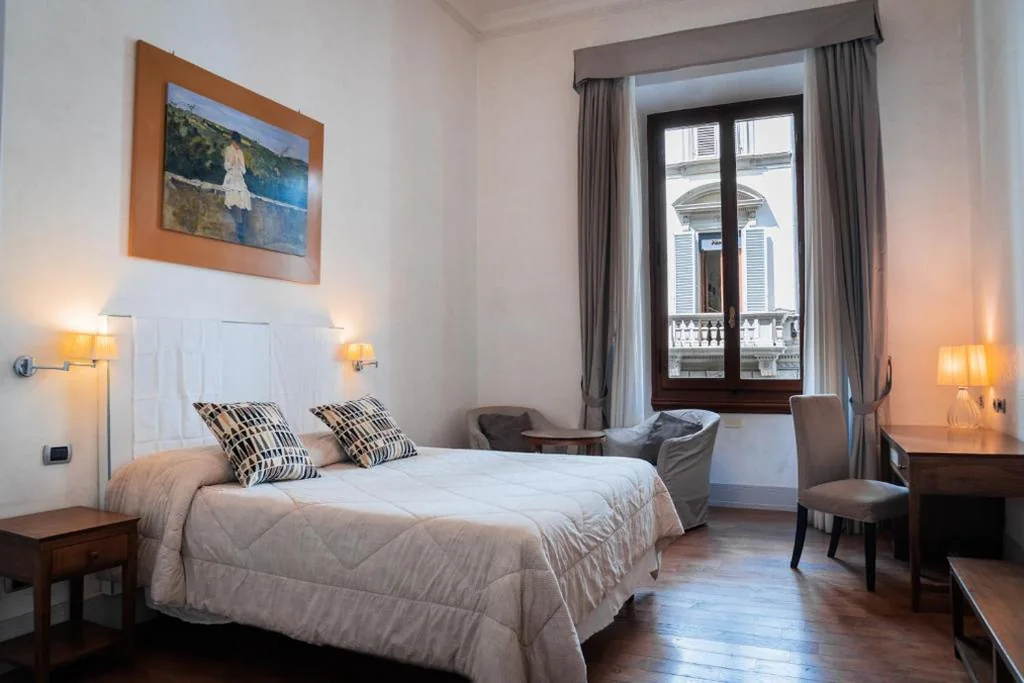Camera Matrimoniale con Vista — Il Salotto Di Firenze