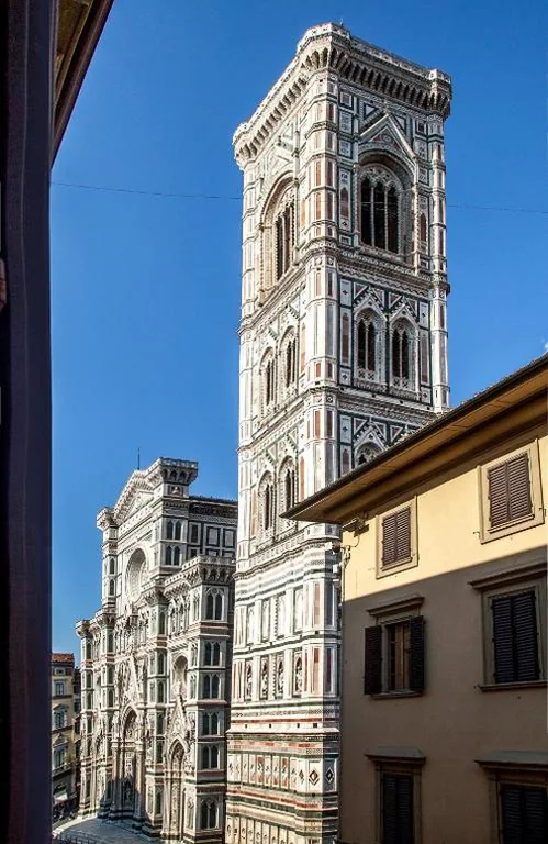 Camera Matrimoniale con Vista Laterale Duomo — Hotel Costantini