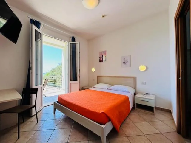 Camera Matrimoniale con Vista Mare — Hotel Aurora