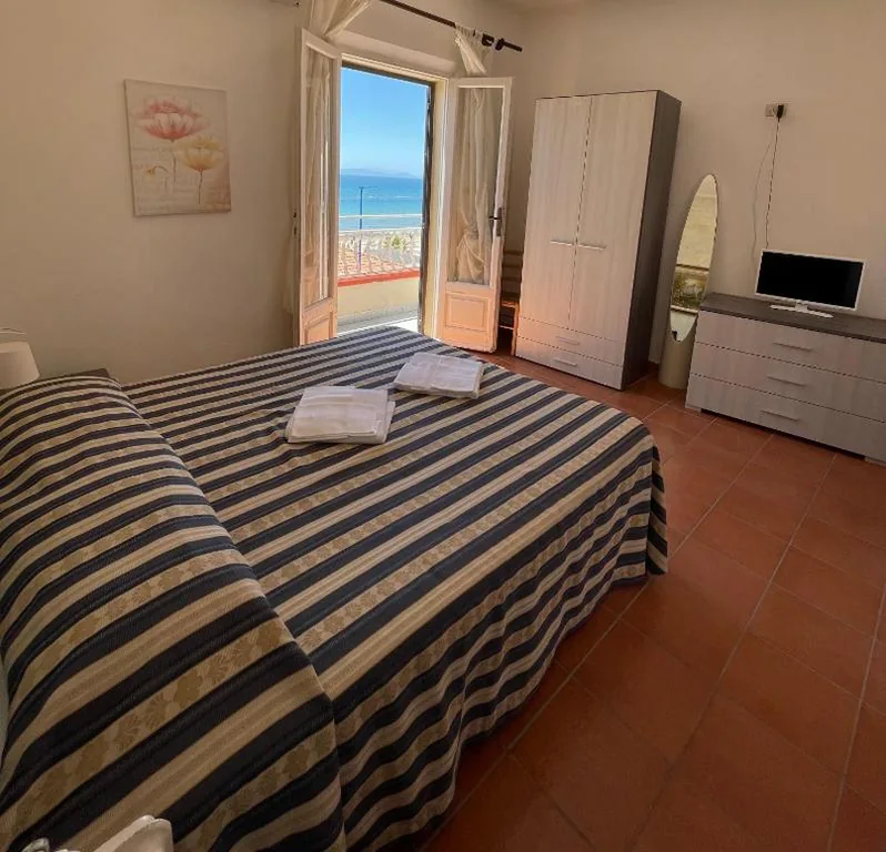 Camera Matrimoniale con Vista Mare — Hotel Eden