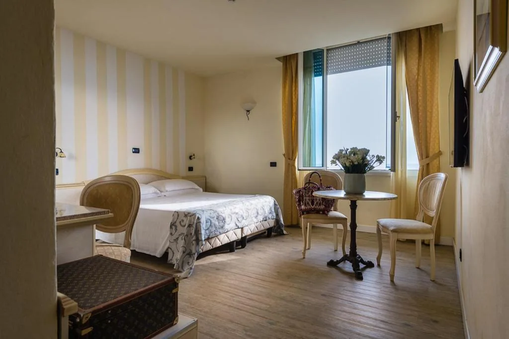 Camera Matrimoniale con Vista Mare — Hotel London