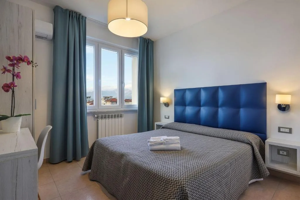 Camera Matrimoniale con Vista Mare — Hotel Nuovo Tirreno