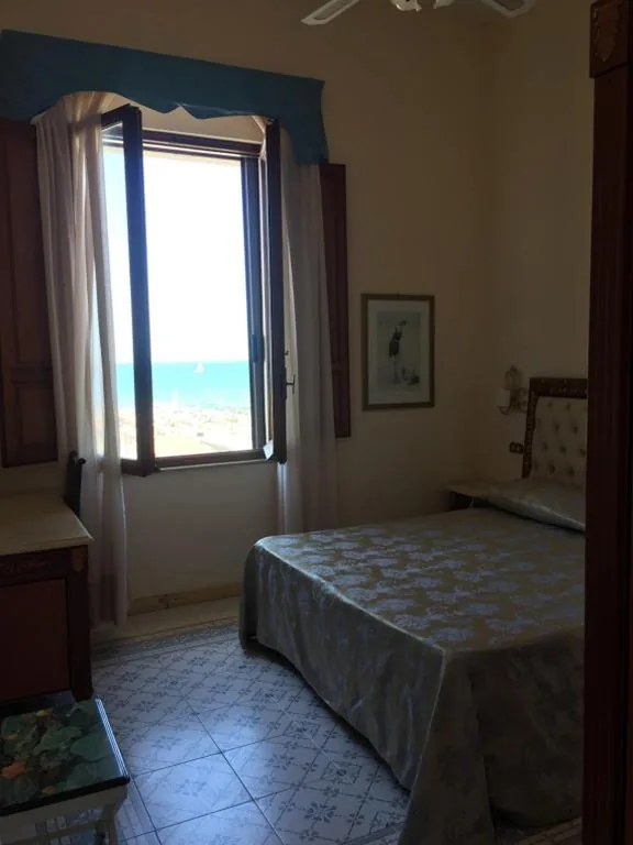 Camera Matrimoniale con Vista Mare — Villa Tina Hotel