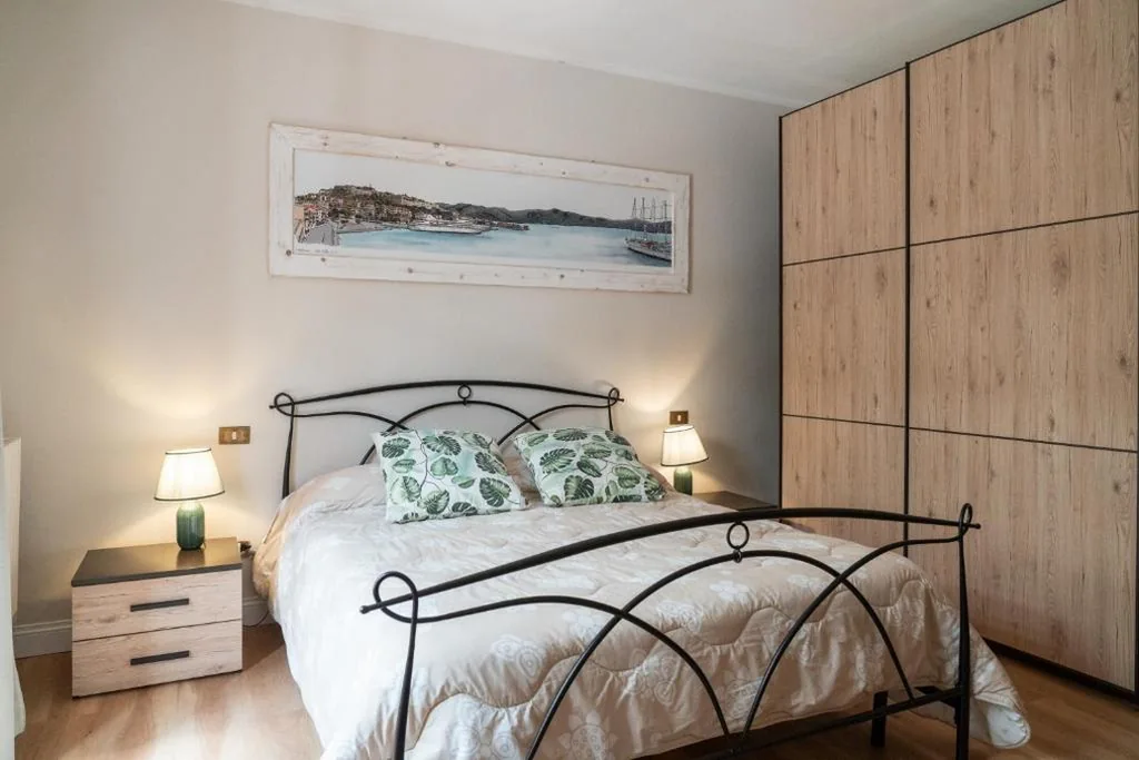Camera Matrimoniale con Vista Montagna — Aethalia Bed and Breakfast