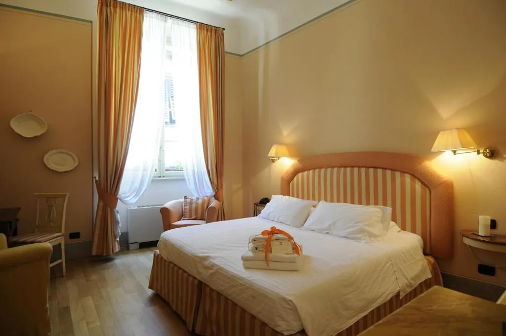 Camera Matrimoniale Deluxe — A Palazzo Busdraghi Residenza D’Epoca