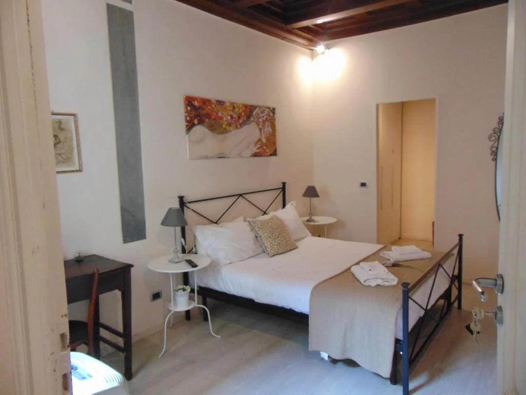 Deluxe Double Room — Bargello Guest House