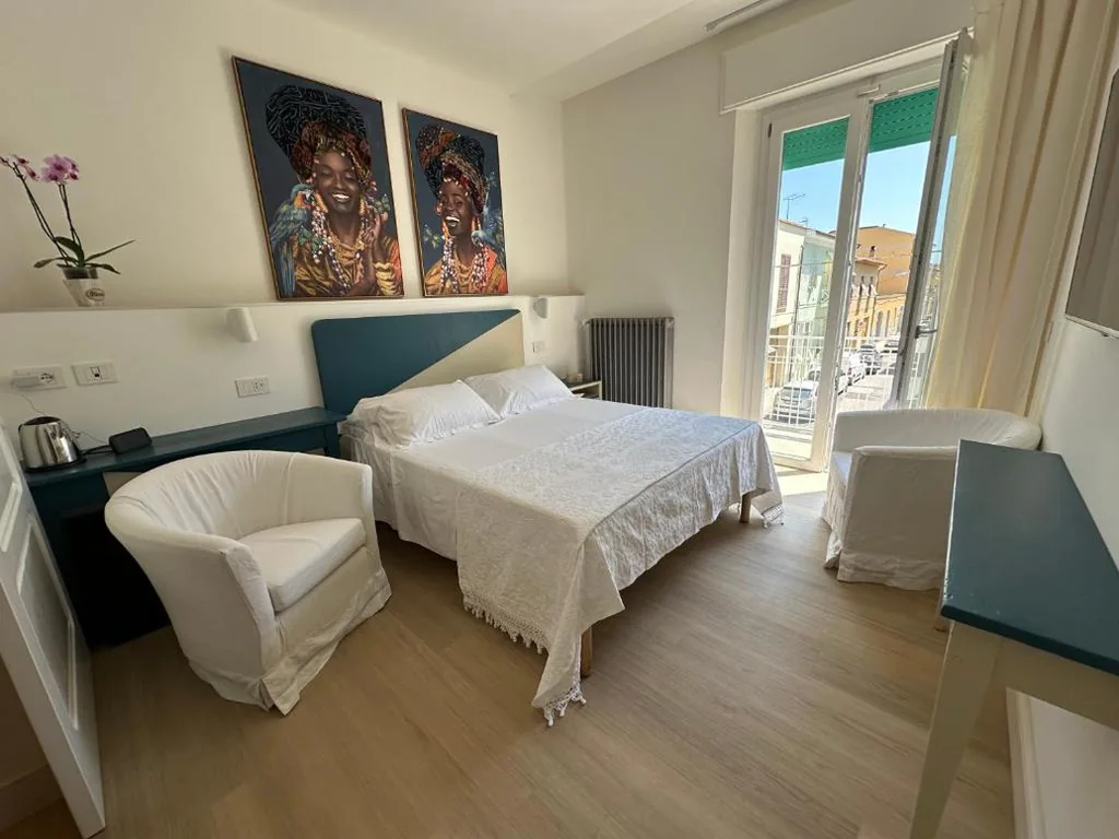 Deluxe Double Room with Balcony — Domus Socolatae Cocoa Journey Tuscan Lifestyle B&B
