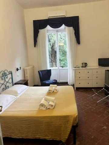 Deluxe Double Room with Balcony — Hotel Annalena
