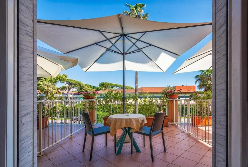 Camera Matrimoniale Deluxe con Balcone — Hotel Lido