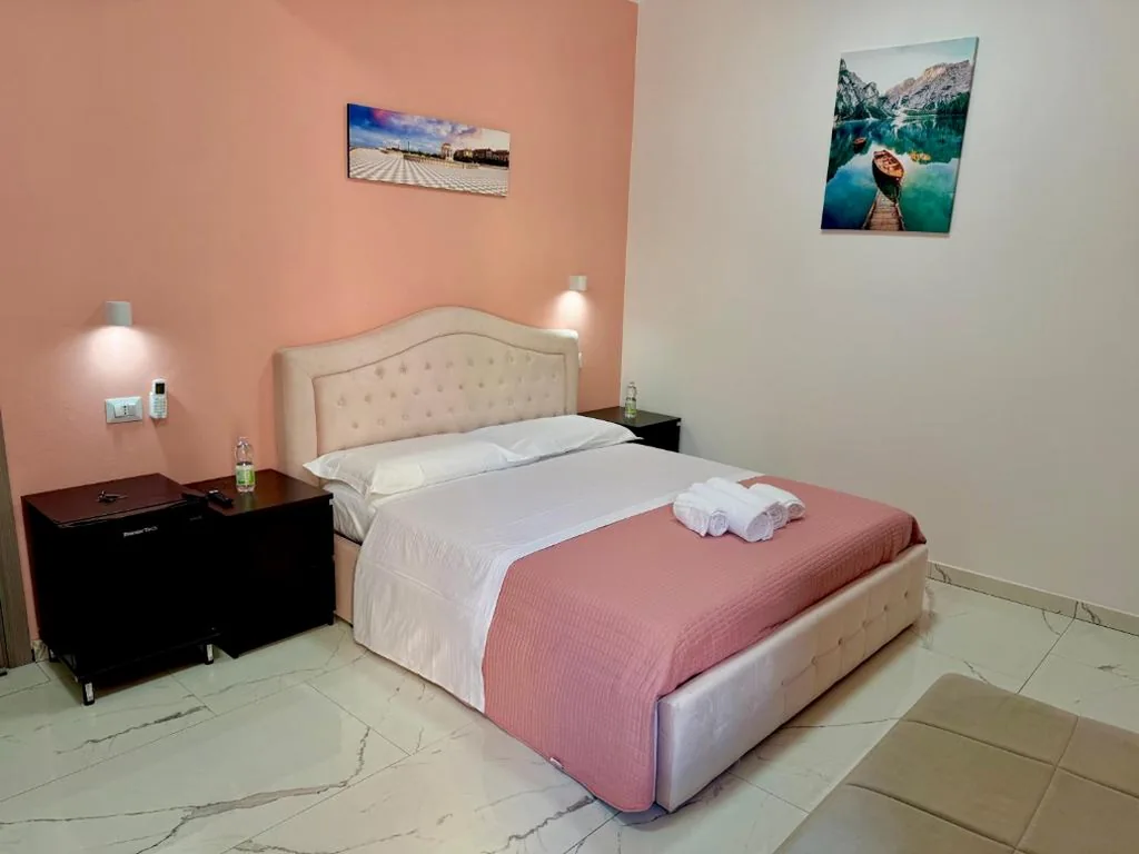 Deluxe Double Room with Balcony — Luna Guest House