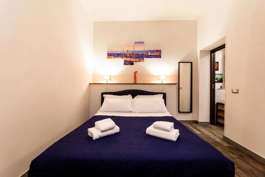 Deluxe Double Room with Balcony — Medici Soderini