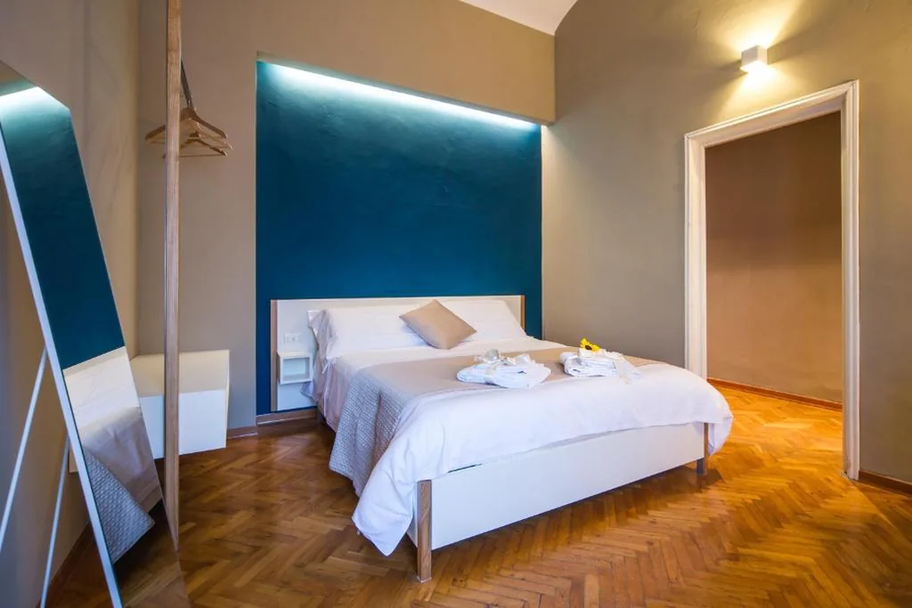 Deluxe Double Room with Balcony — Residenza d’Epoca Visacci