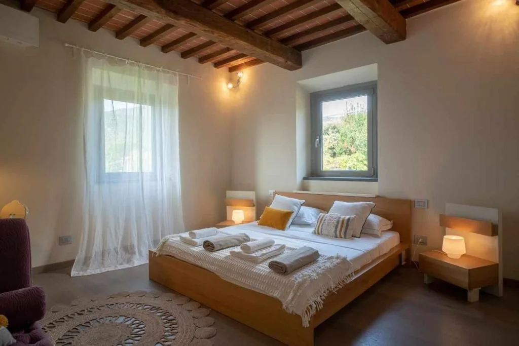 Camera Matrimoniale Deluxe con Doccia — Alba Morus Bed & Breakfast, sentiti a casa nel cuore della Toscana