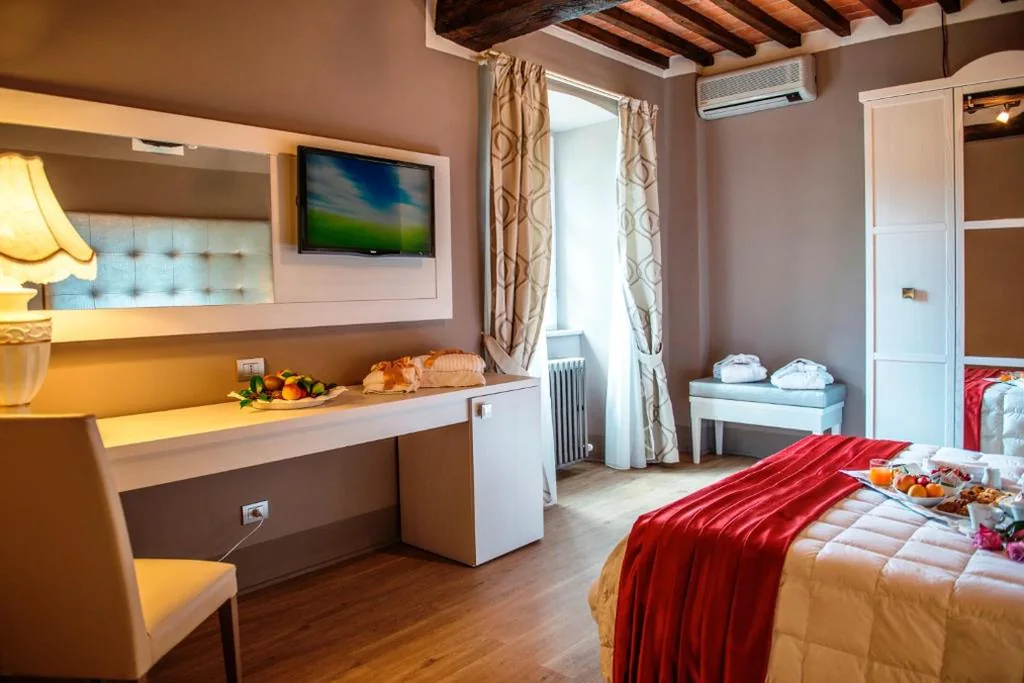 Camera Matrimoniale Deluxe con Letto King-Size e Accesso Spa — Cortona Resort & Spa