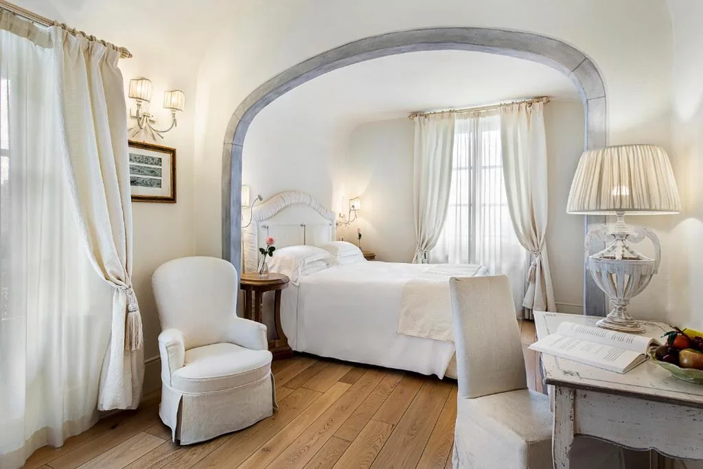Camera Matrimoniale Deluxe con Terrazza — Monastero di Cortona Hotel & Spa
