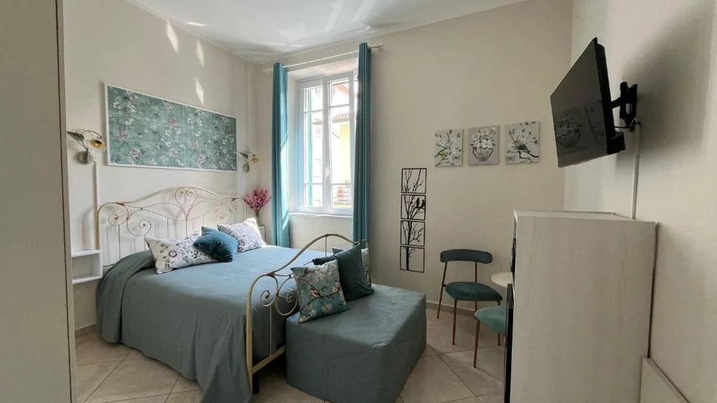 Camera Matrimoniale Deluxe con Vasca — B&B Villa Lula Lucca