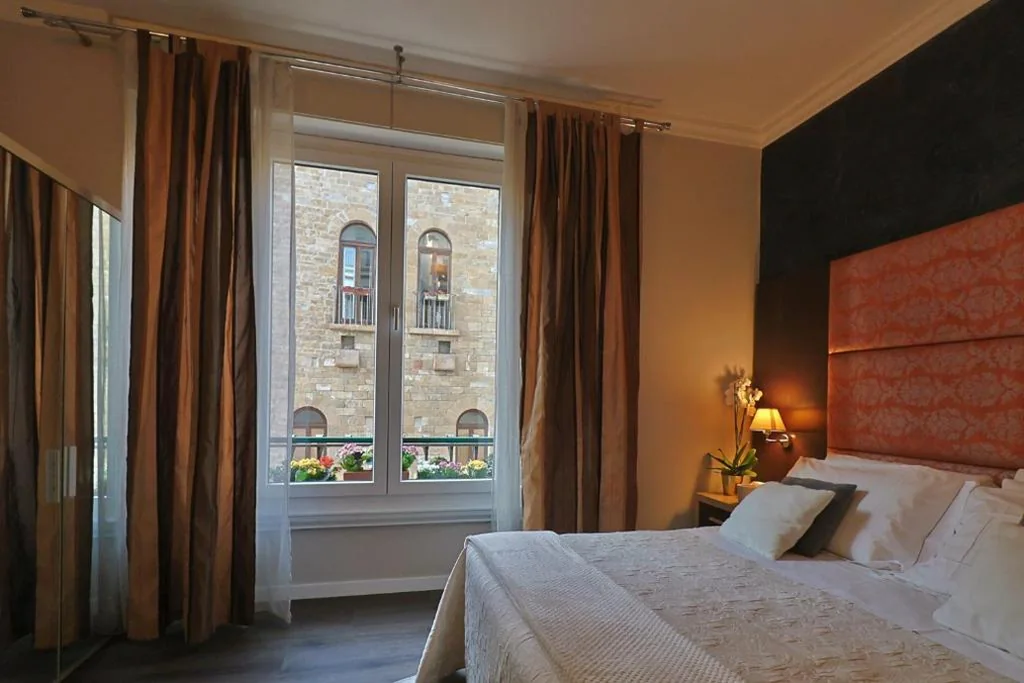 Camera Matrimoniale Deluxe con Vista Città — Residenza Ponte Vecchio Firenze