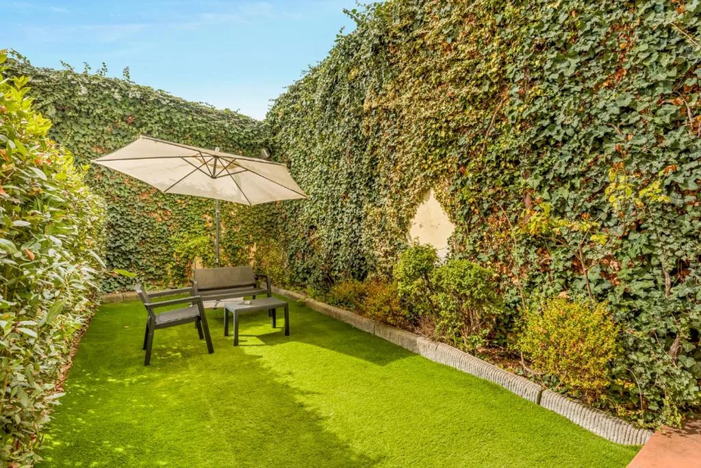 Camera Matrimoniale Deluxe con Vista Giardino — Aurora Garden Lodging – Rooms & Apartment