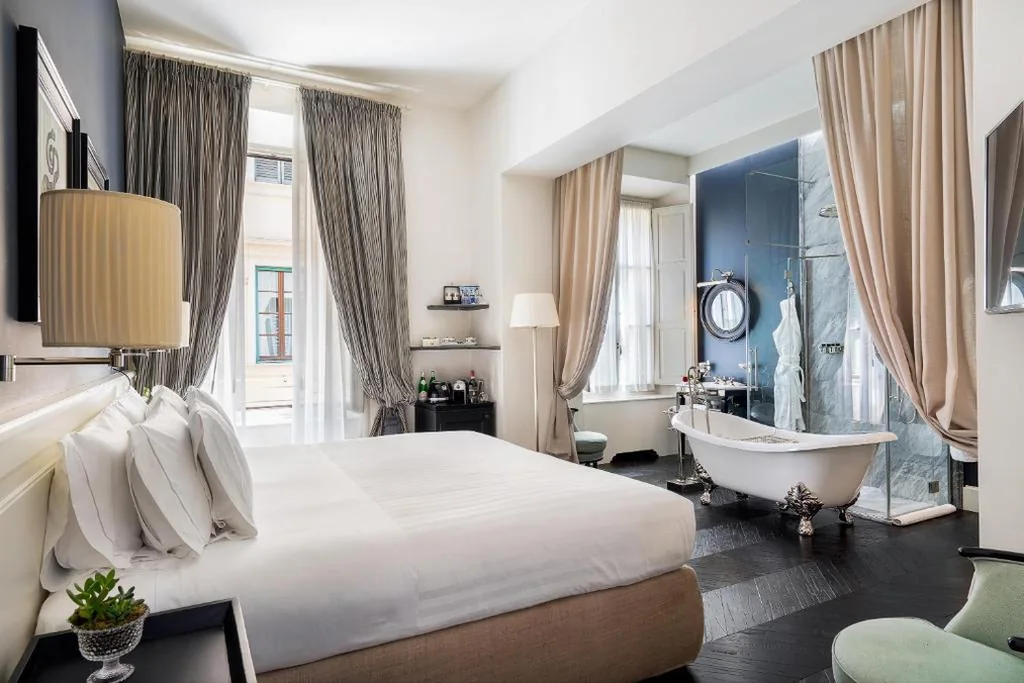 Deluxe Double Room — Corte Calzaiuoli Elegant Suites