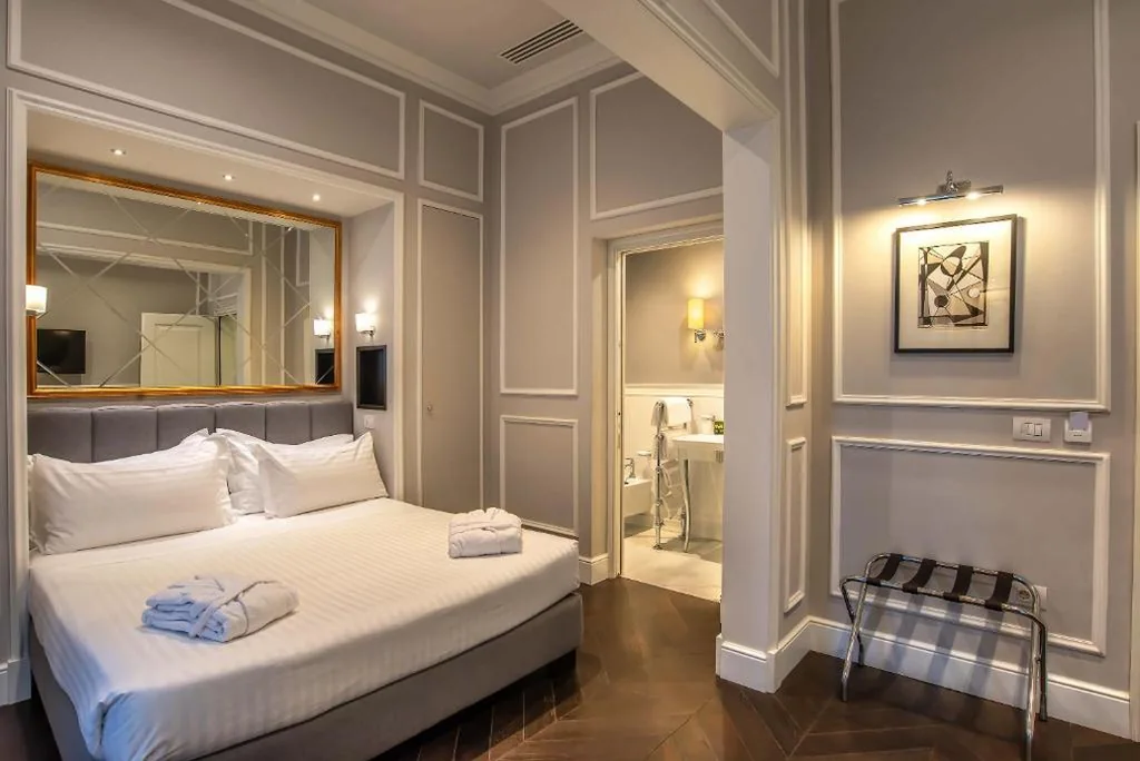 Camera Matrimoniale Deluxe — Florence Luxury Guest House