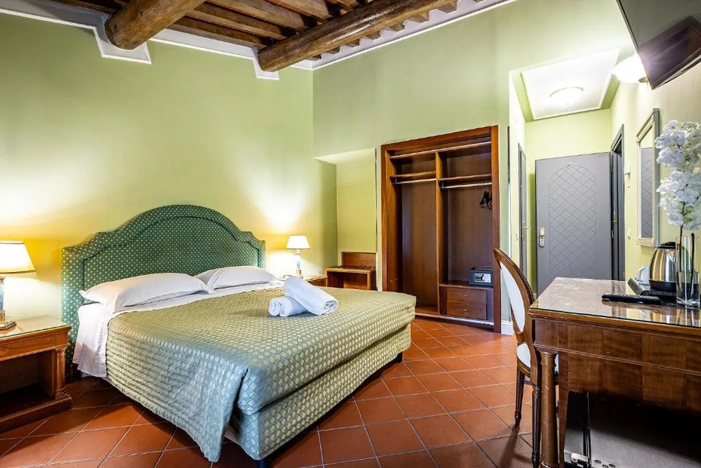 Deluxe Double Room — Grand Hotel Panama Firenze