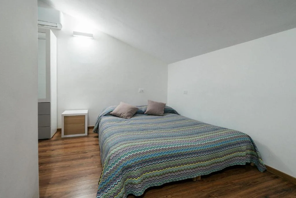 Deluxe Double Room — Guest House All’83