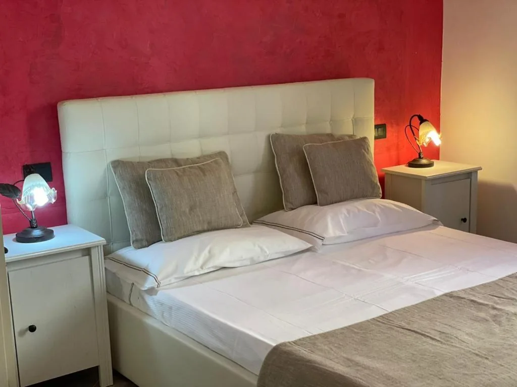Deluxe Double Room — Homelink Firenze – The Key