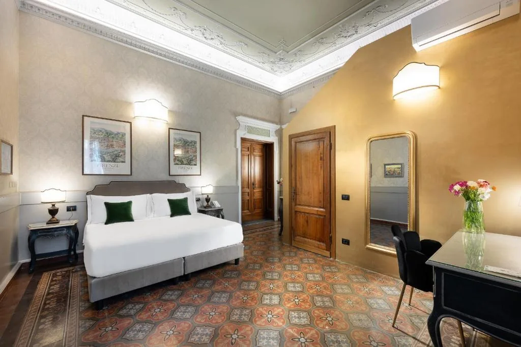 Camera Matrimoniale Deluxe — Hotel Palazzo Borghini – Gruppo Estella Hotels
