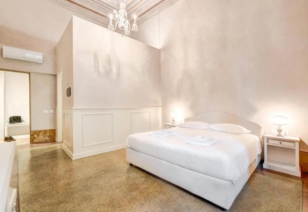 Camera Matrimoniale Deluxe — Palazzo D’Oltrarno – Residenza D’Epoca
