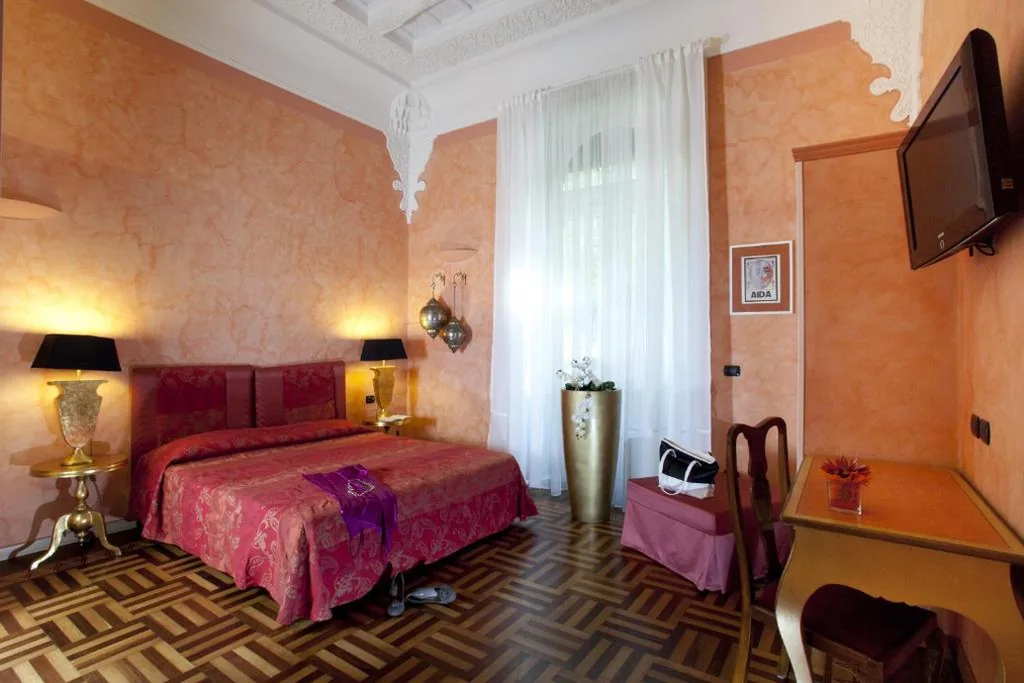Deluxe Double Room — Palazzo Lombardo