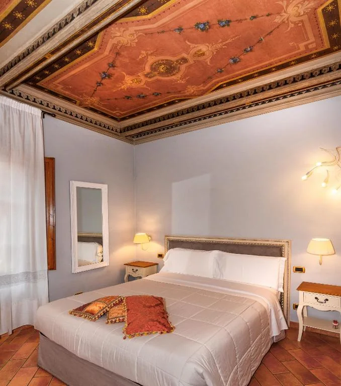 Deluxe Double Room — Rinascimento Bed & Breakfast